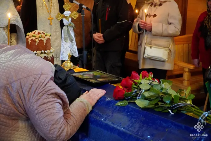 На Волині попрощалися із воїном Дмитром Олівком (фото)
