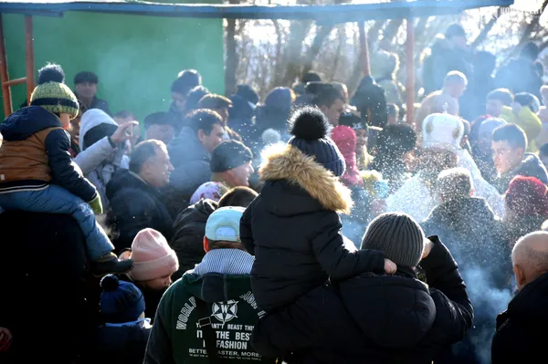Як лучани на Стиру занурювалися на Водохреща (фото)