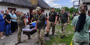 Понад півтора року родина чекала звістки: на Волині попрощалися з воїном Миколою Войтюком (фото)