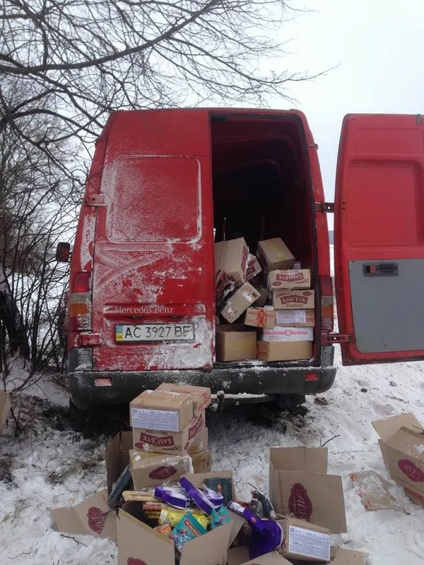 Поблизу Луцька авто злетіло з дороги
