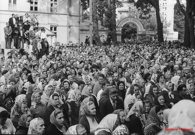 Як у Луцьку відзначали тисячоліття хрещення Русі: архівні фото