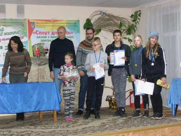 Луцький спортклуб «Стріла» отримав  нові столи (фото)