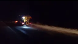 На Волині вночі і зранку посипали дороги (відео)