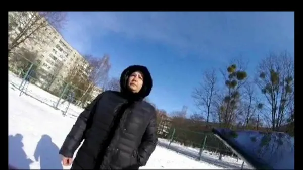 Даму з собачкою оштрафували за відмову прибрати справлену нужду на дитячому майданчику у Луцьку 