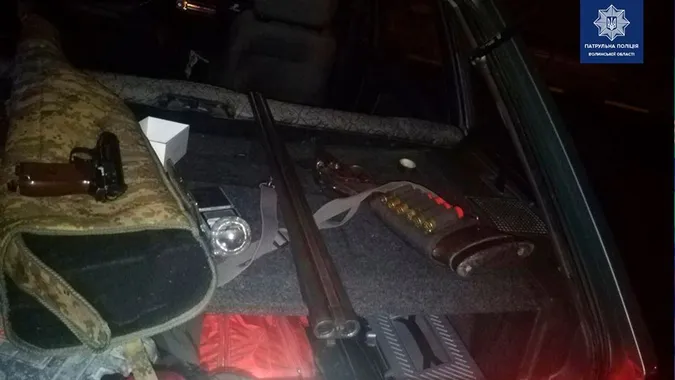 У Луцьку зловили озброєного водія «під кайфом»