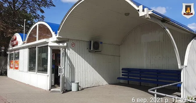 У Луцьку демонтують незаконні тимчасові споруди (адреси, фото)