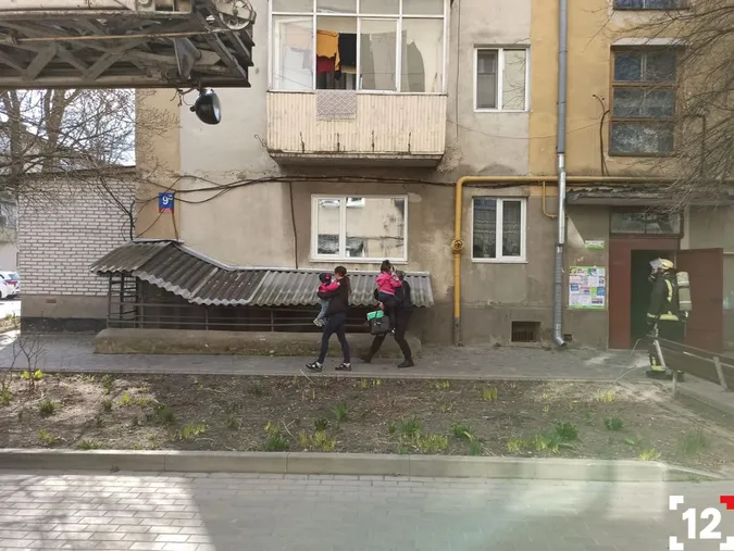 У Луцьку – пожежа в п’ятиповерхівці: мешканців евакуювали (фото, відео, оновлено)