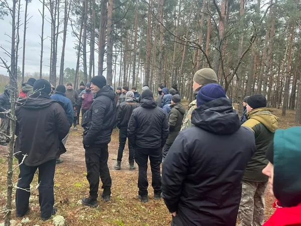 З квадрокоптерами та собаками: понад 250 людей шукають зниклу 17-річну волинянку (фото)