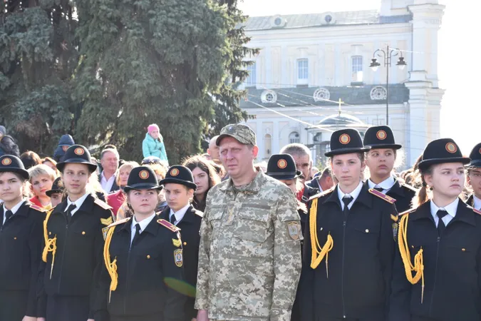 Зі зброєю і прийомами рукопашки: як приймали в Луцьку в ліцеїсти (ФОТО)