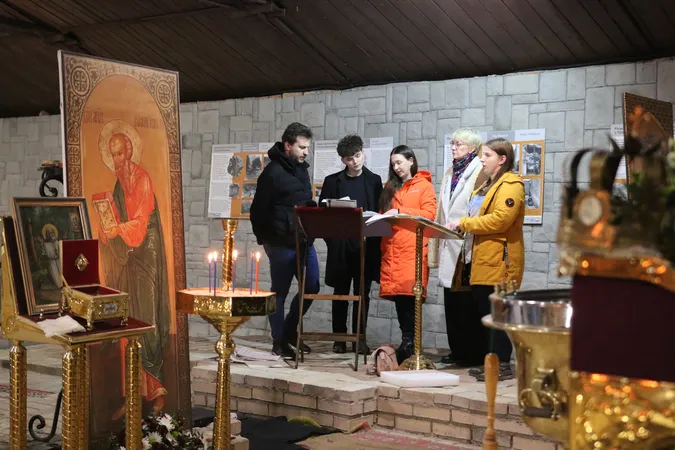 У першому храмі Луцька, якому майже тисяча років, помолилися перед стародавньою іконою (фото)