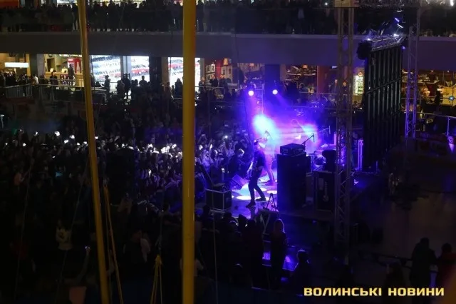 У луцькому «ПортCity» відгримів концерт гурту «Без обмежень» (фото)