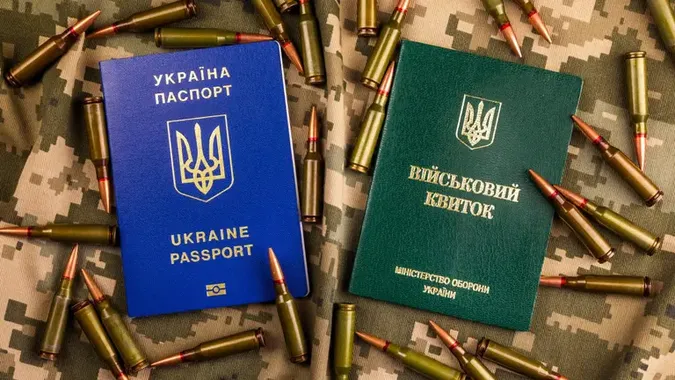 У Харкові чоловік змінив стать і виграв у суді право на зняття з військового обліку