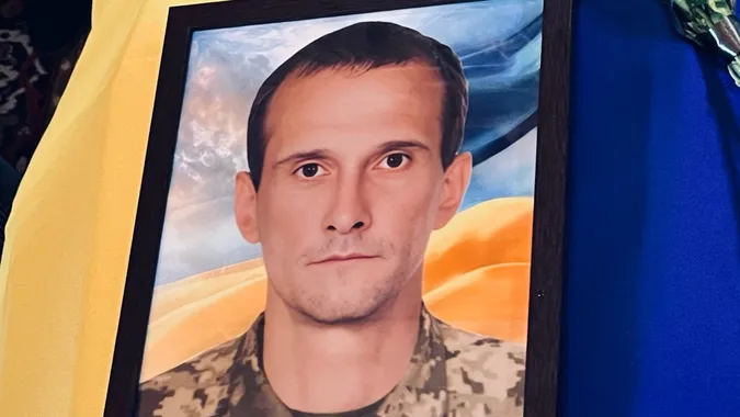 Замість дня народження – похорон: на Волині попрощалися з Героєм Олександром Решетюком (фото)