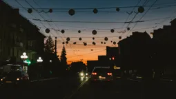 Вечірній Луцьк з вікна авто (фото)