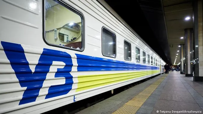 Укрзалізниця відновлює сполучення до Покровська