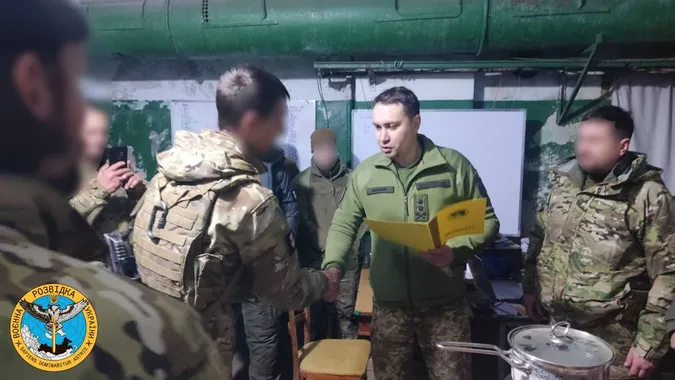 Буданов відвідав передові позиції розвідників у Бахмуті (фото)