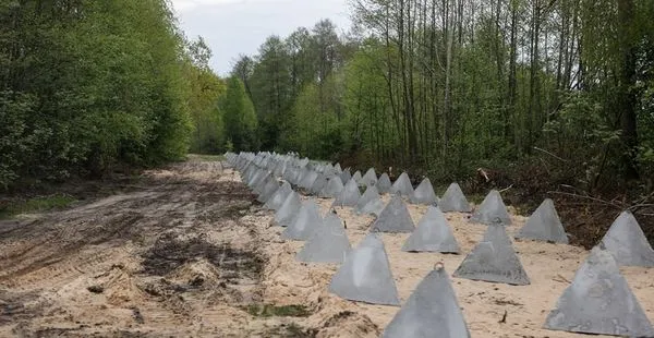 На Волинь приїхав прем'єр-міністр Денис Шмигаль – перевіряв будівництво фортифікаційних споруд (фото)