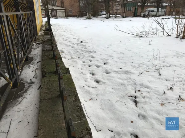На Волині злодії вкрали частину шкільного паркану