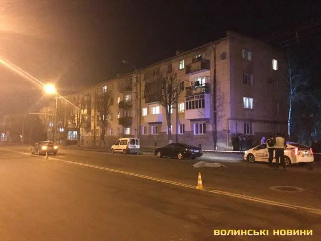 Взуття відлетіло на інший бік дороги: у Луцьку на смерть збили чоловіка