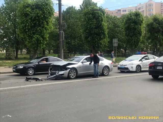 «Машина – в хлам», – популярна луцька блогерка потрапила у ДТП (відео, оновлено)