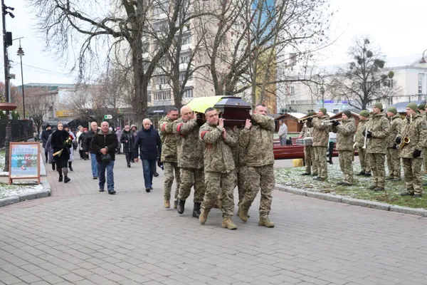 У Луцьку попрощались із загиблим Героєм Юрієм Шаблевським (фото)