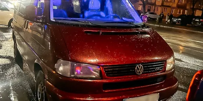 «Хаотично рухався»: у Луцьку зловили п'яного на бусі (фото)
