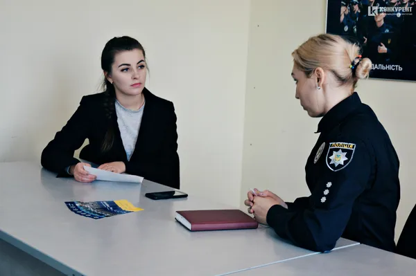 «Дивляться на кандидата, як на майбутнього напарника», – поліцейська про набір патрульних (інтерв’ю)