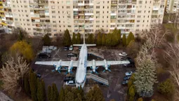 Пасажирський літак посеред спального району – не дивина для лучан (фото)
