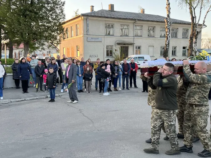 На Волині провели в останню путь загиблого гранатометника Гайка Хачатряна (фото)