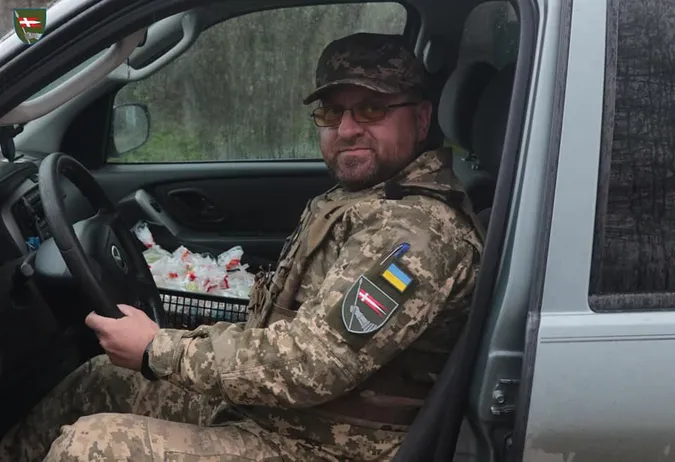 У кожній пасці – любов і турбота: волинським воїнам везуть гостинці на фронт (фото)