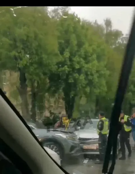 У Луцьку неподалік центру – аварія, вулиця стоїть в заторі