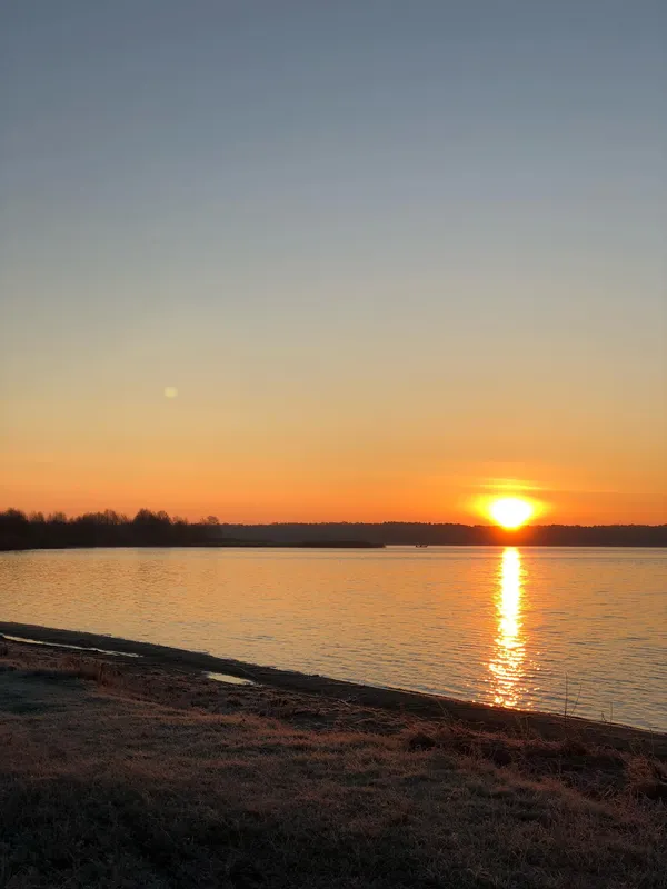 Показали, який вигляд взимку має Світле море на Волині (фото)