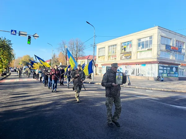 Отримав важкі поранення у навчальному центрі: Ковель попрощався з бійцем Олександром Козаком (фото)