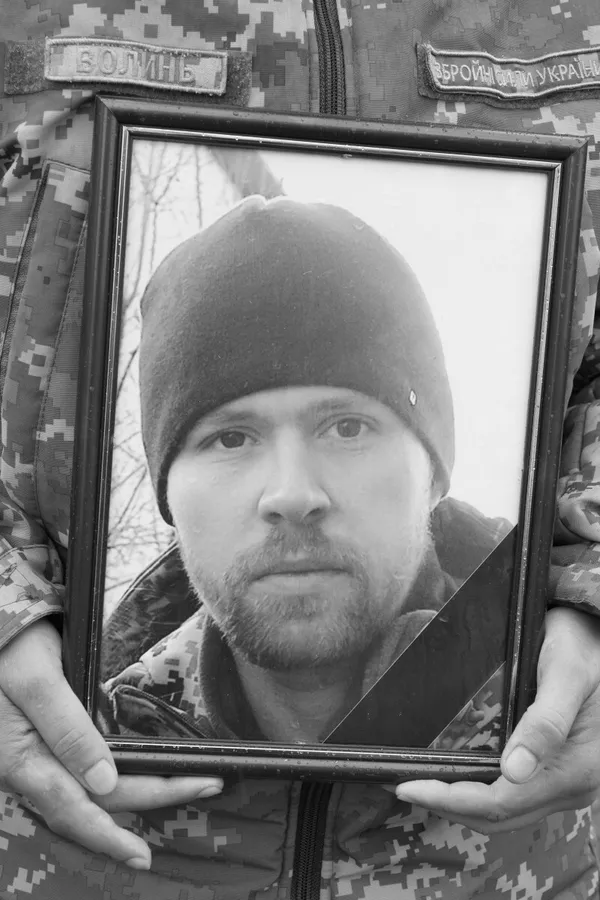 Загинув під Бахмутом: у Луцькій громаді попрощались із Денисом Костюком (фото)