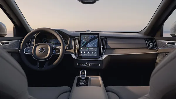 Volvo XC90: що робить цей кросовер універсальним вибором для родини?