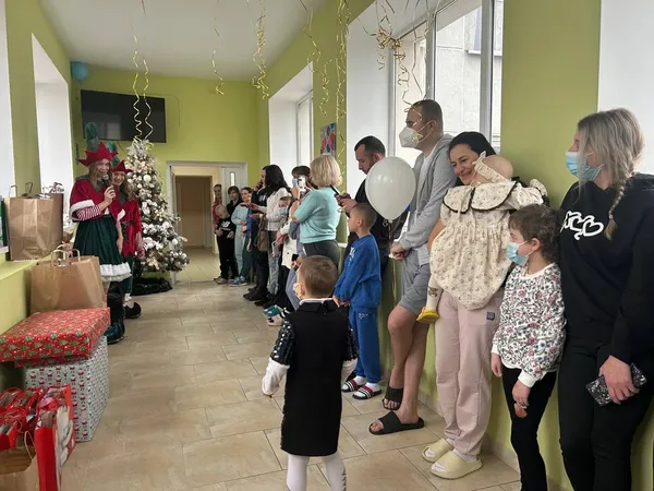 У Луцьку волонтери влаштували свято для онкохворих дітлахів (фото)