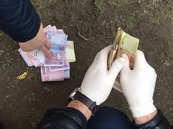 Начальника з волинської прикордонслужби затримали на хабарі
