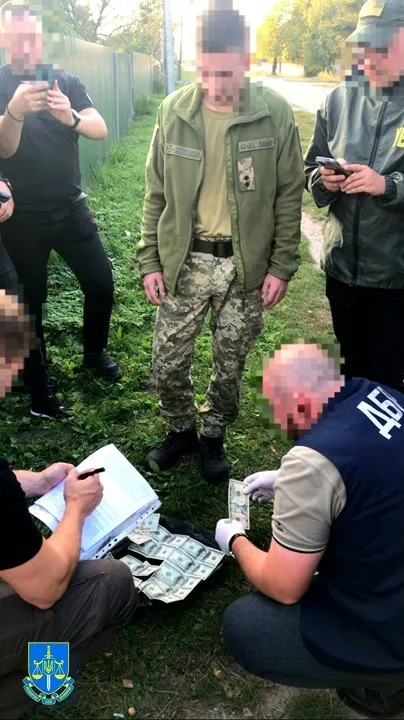 На Волині затримали прикордонника, який сприяв контрабанді сигарет (фото)