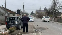 У Луцькому районі авто збило юнака на тротуарі (фото)