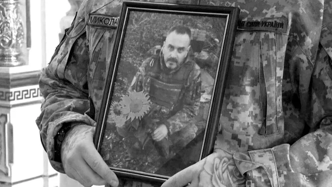 У Луцьку попрощалися із загиблим на Донеччині Артуром Задоянним (фото)