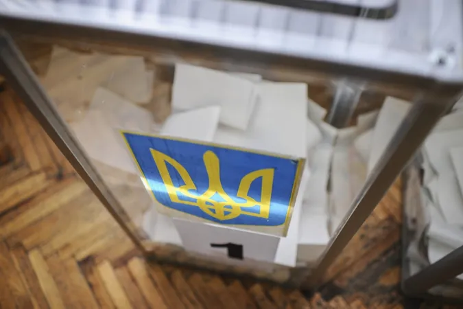 Кого українці вибрали б президентом сьогодні
