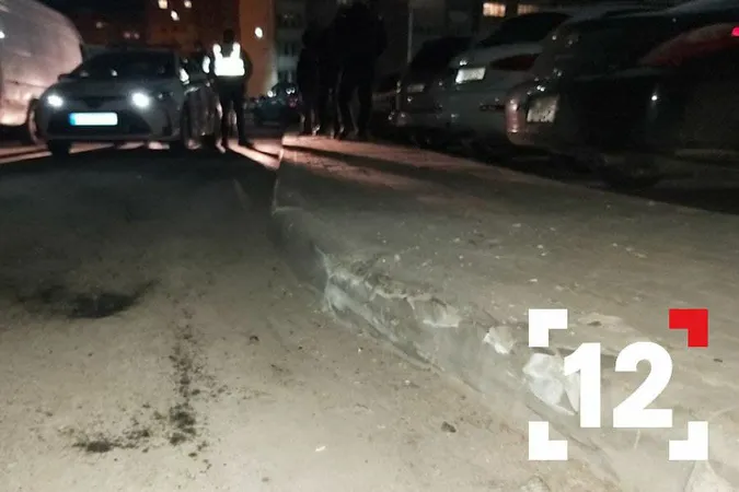 Зім'яв смітник та тікав зі спущеними колесами: в Луцьку зловили п'яного водія (фото, відео)