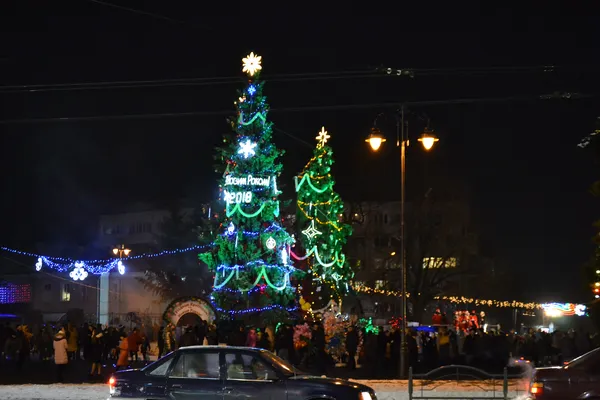 У Луцьку засвітили головні ялинки (фото)
