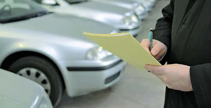 У Любомлі безплатно роздають автомобілі і кальяни