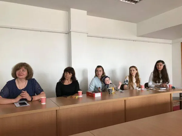 Хто з відомих лучан бере дітей на роботу