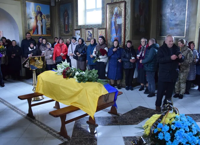 У Любешеві в останню дорогу провели прикордонника Володимира Губарика, який загинув влітку на Харківщині