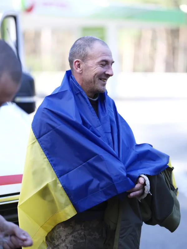 Великоднє диво: з російського полону повернули 277 українських військових (фото)