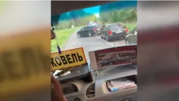 На Світязі у жахливу спеку водії не давали автобусу з дітьми об'їхати довжелезний затор (відео)