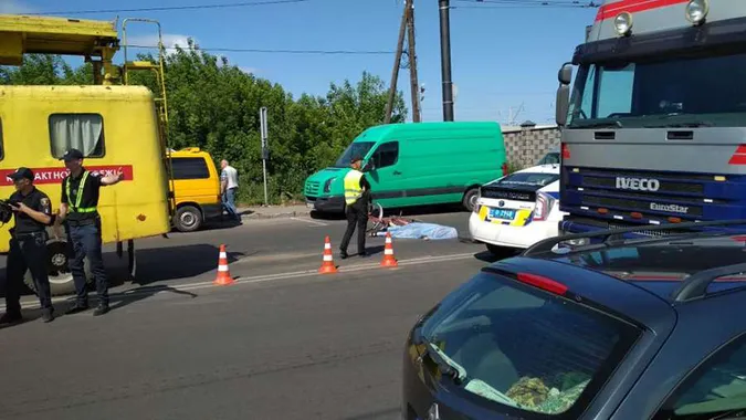 Встановили особу велосипедиста, який загинув під колесами «аварійки» в Луцьку