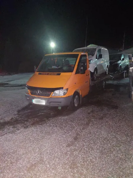 На Волині митники затримали буси, які «схудли», мандруючи Україною (фото)